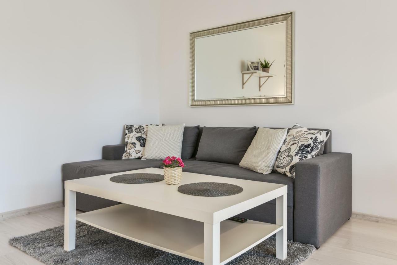 Ltc Apartments Malczewskiego Centrum Gdańsk Exteriör bild