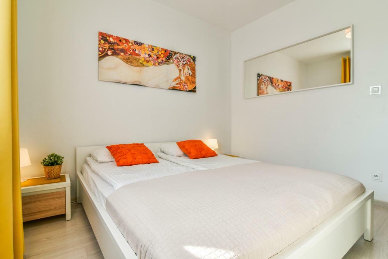 Ltc Apartments Malczewskiego Centrum Gdańsk Exteriör bild